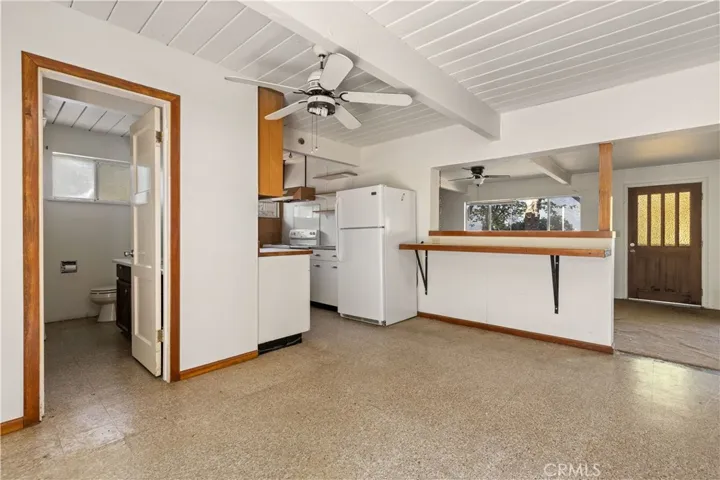 2695 Oakhurst Avenue, Clearlake, California 95422