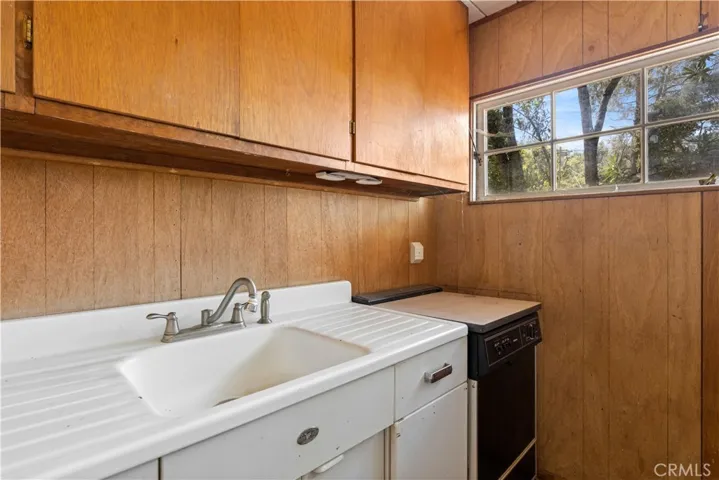 2695 Oakhurst Avenue, Clearlake, California 95422