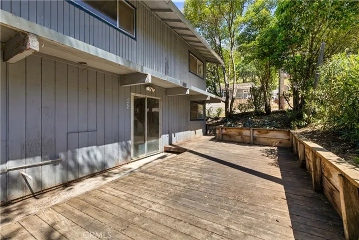 2695 Oakhurst Avenue, Clearlake, California 95422