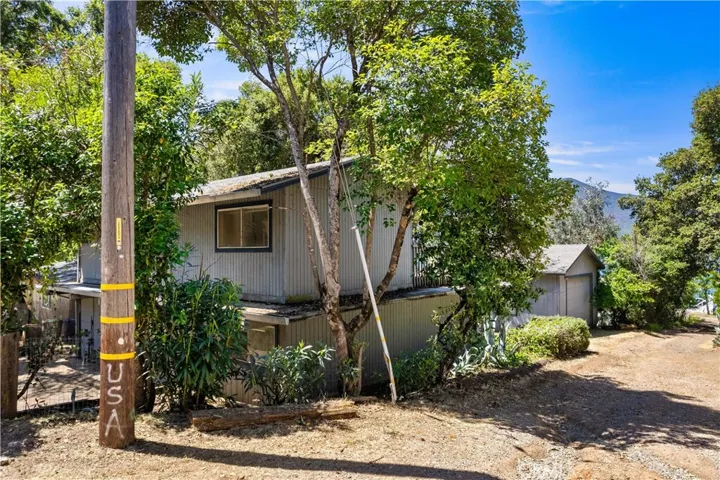 2695 Oakhurst Avenue, Clearlake, California 95422