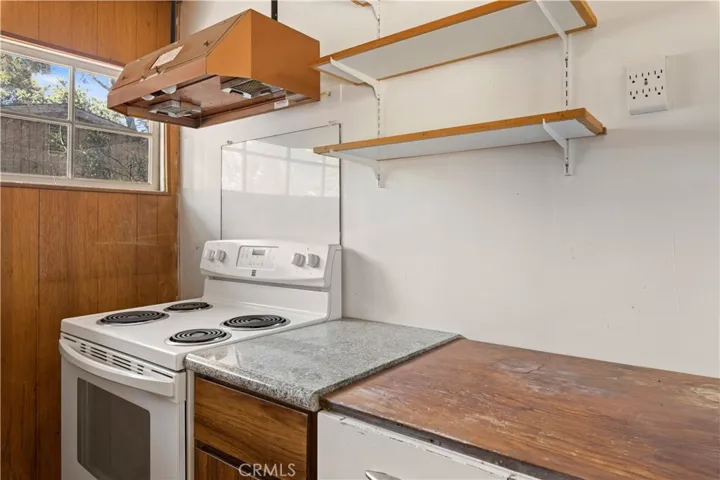 2695 Oakhurst Avenue, Clearlake, California 95422