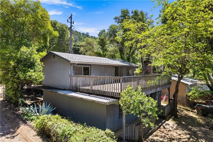2695 Oakhurst Avenue, Clearlake, California 95422