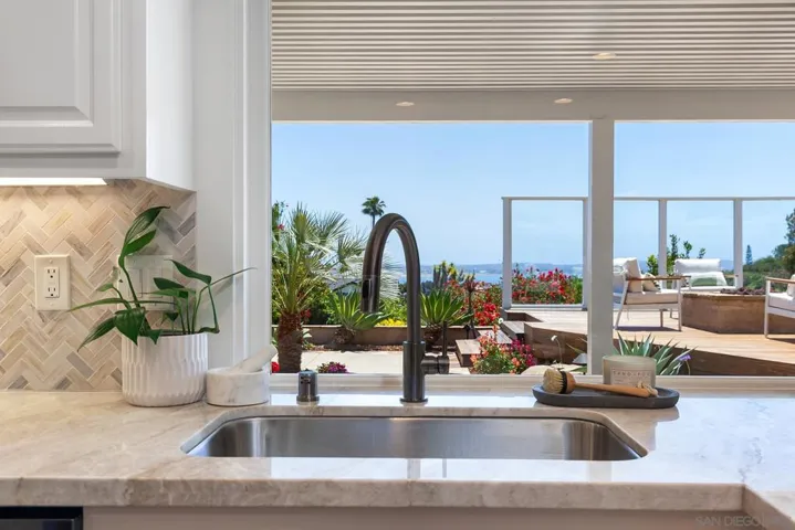 2145 Harbour Heights Rd, San Diego, California 92109