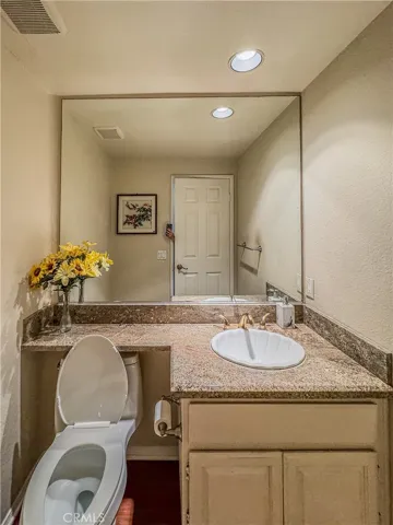 1/2 bath (1st floor)