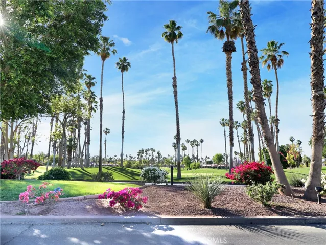 76673 Chrysanthemum Way, Palm Desert, California 92211