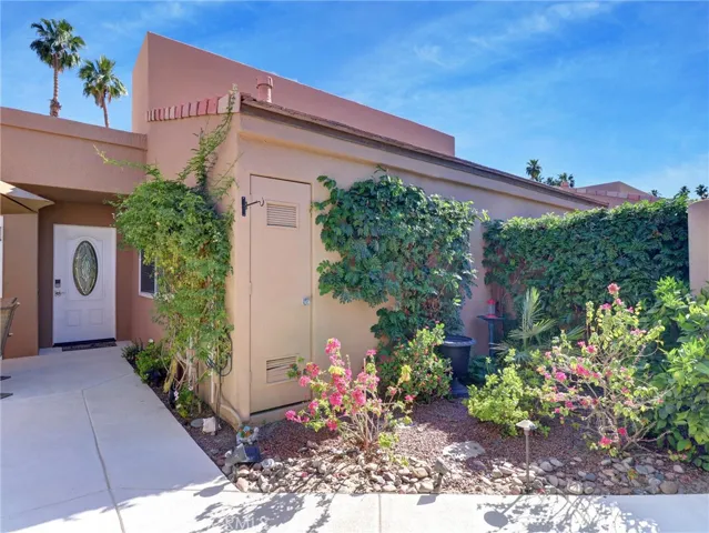 76673 Chrysanthemum Way, Palm Desert, California 92211