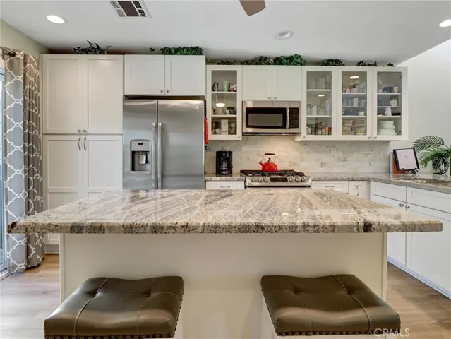 76673 Chrysanthemum Way, Palm Desert, California 92211