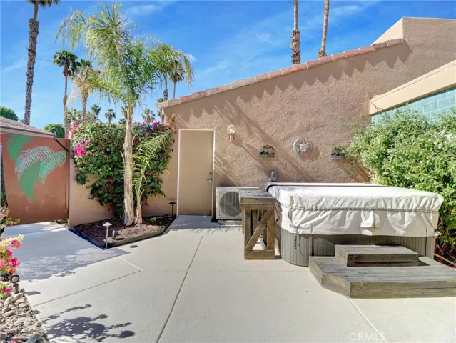 76673 Chrysanthemum Way, Palm Desert, California 92211