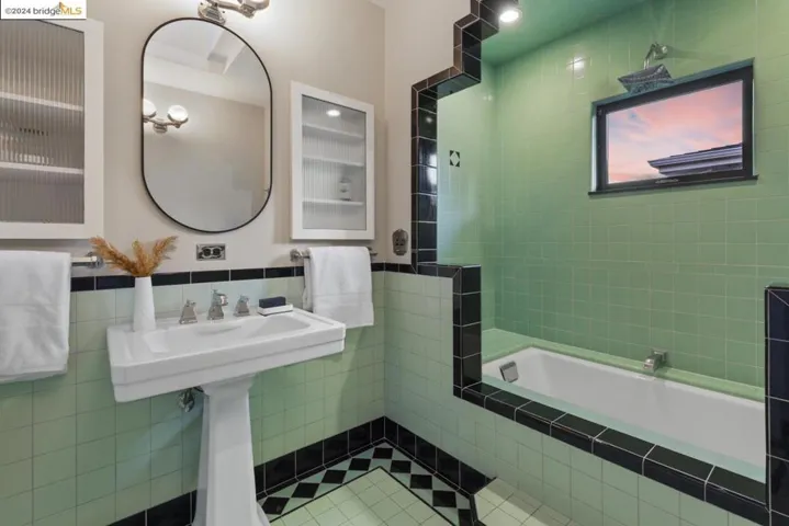 3800 Lakeshore Ave, Oakland, California 94610