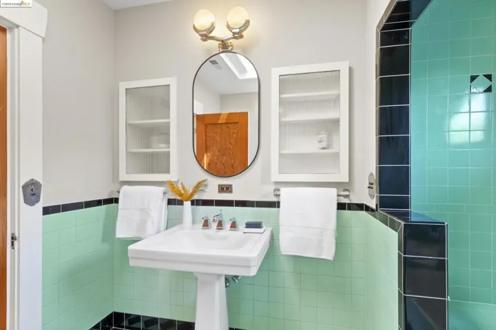 3800 Lakeshore Ave, Oakland, California 94610