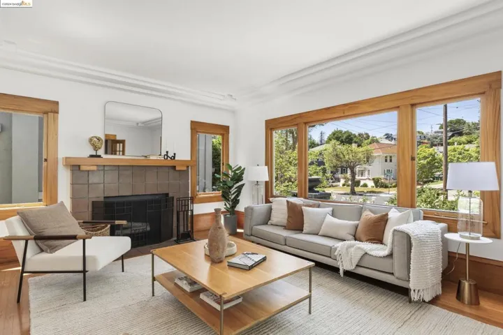 3800 Lakeshore Ave, Oakland, California 94610
