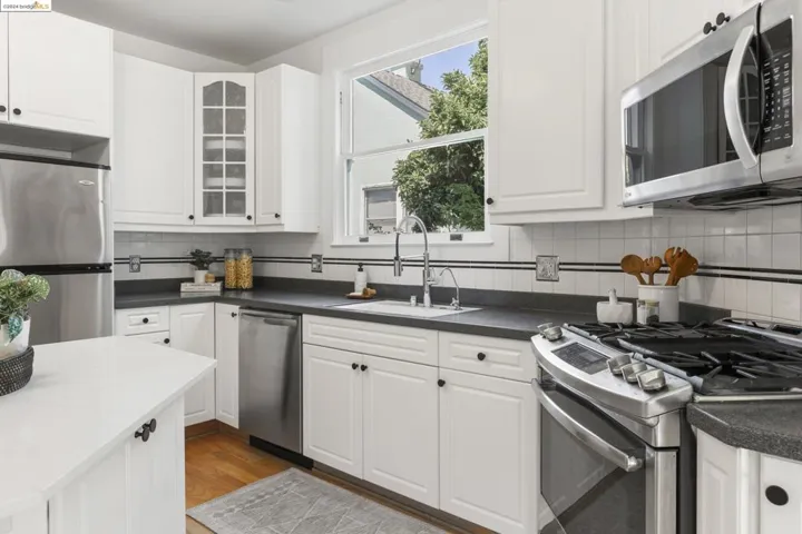 3800 Lakeshore Ave, Oakland, California 94610