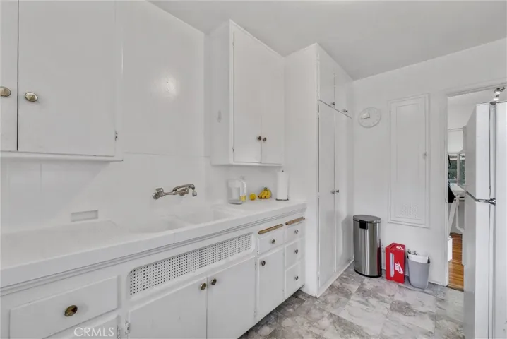 3459 Carmona Avenue, Los Angeles, California 90016