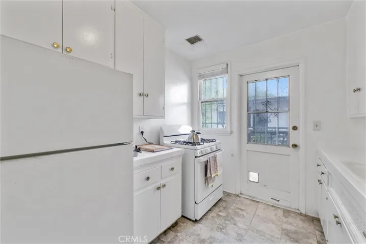 3459 Carmona Avenue, Los Angeles, California 90016