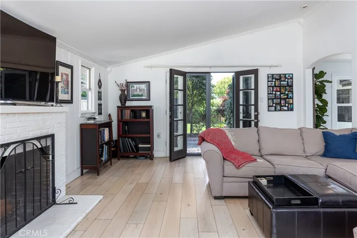 460 W Bennett Avenue, Glendora, California 91741