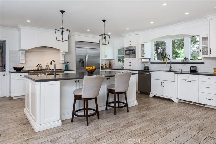 460 W Bennett Avenue, Glendora, California 91741