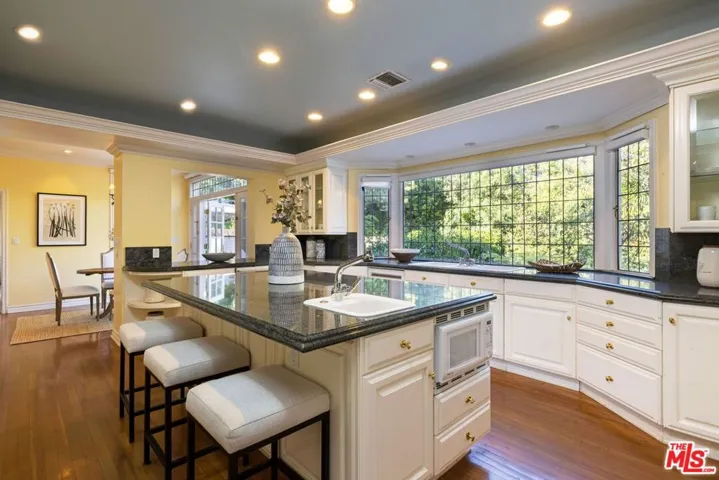 543 Perugia Way, Los Angeles, California 90077