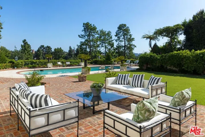 543 Perugia Way, Los Angeles, California 90077