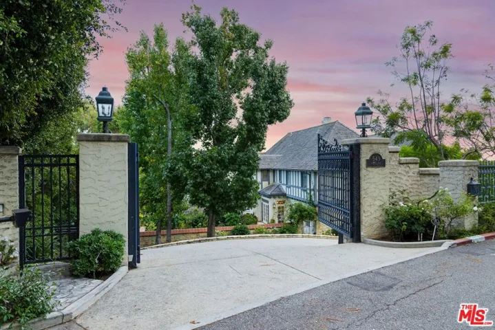 543 Perugia Way, Los Angeles, California 90077