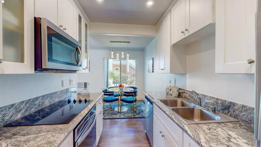 8548 Via Mallorca A, La Jolla, California 92037