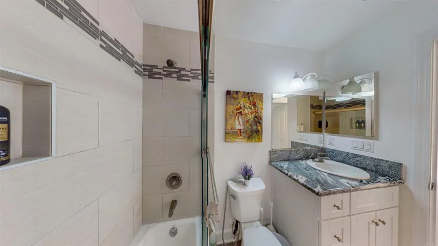 8548 Via Mallorca A, La Jolla, California 92037