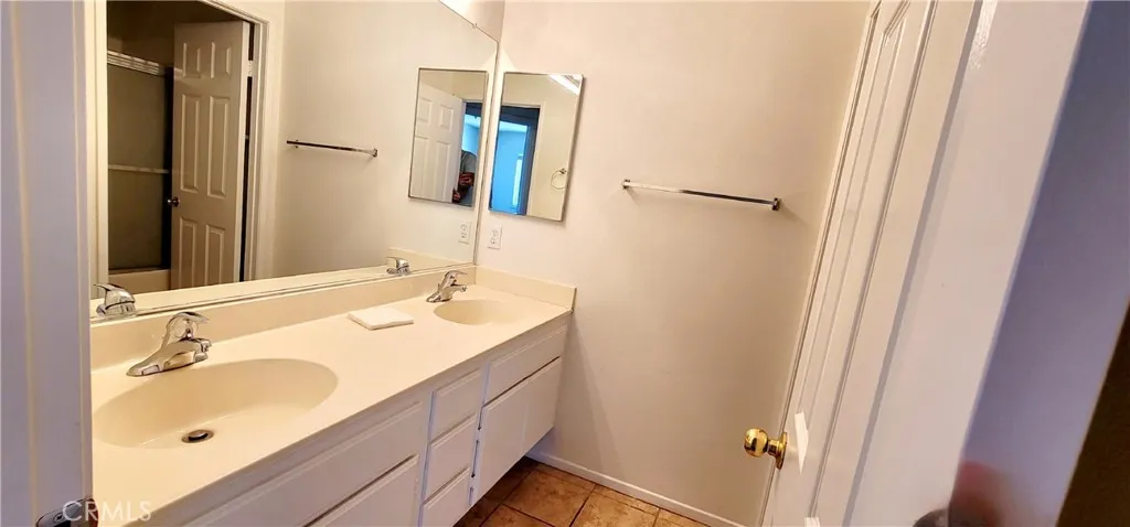 1467 Angelus Hill Road, Hemet, California 92545
