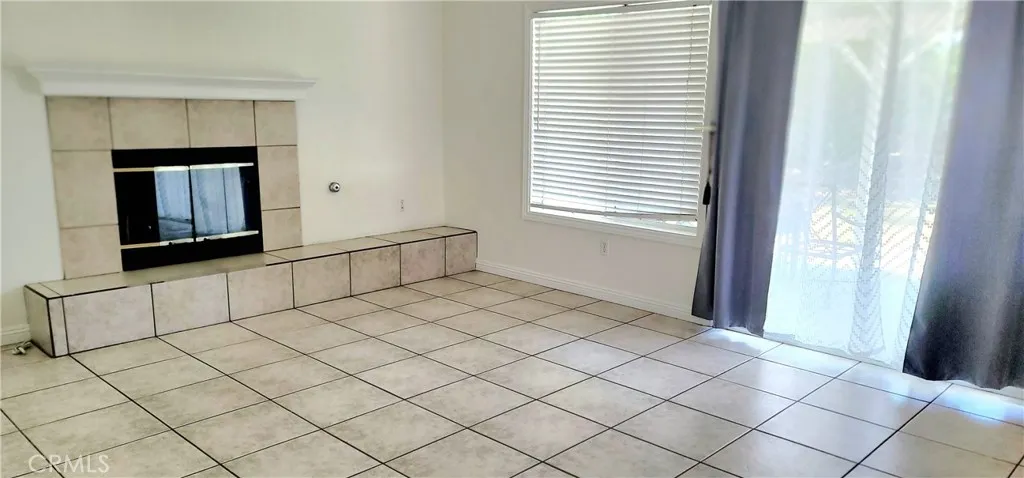 1467 Angelus Hill Road, Hemet, California 92545