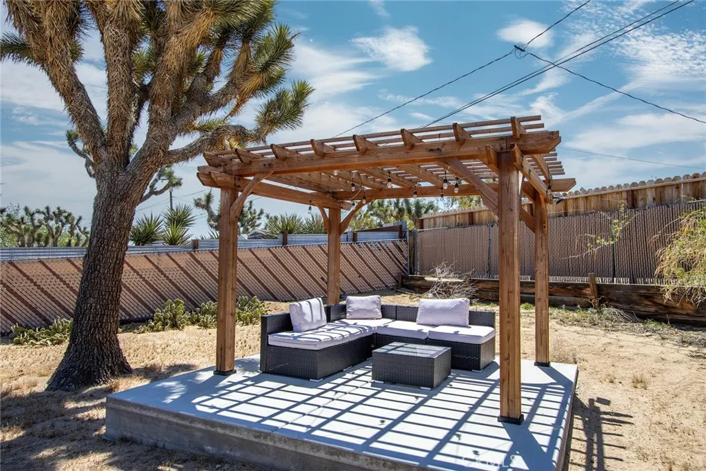 61029 Navajo Trail, Joshua Tree, California 92252 home-pic-40