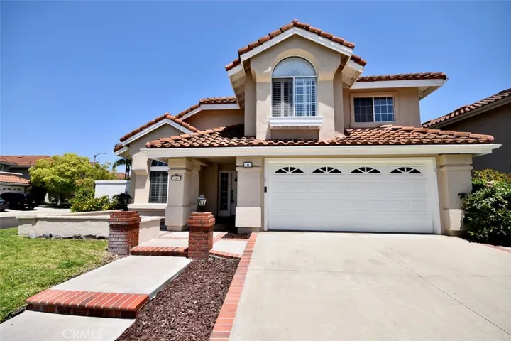 Long driveway and impressive dramatic entry