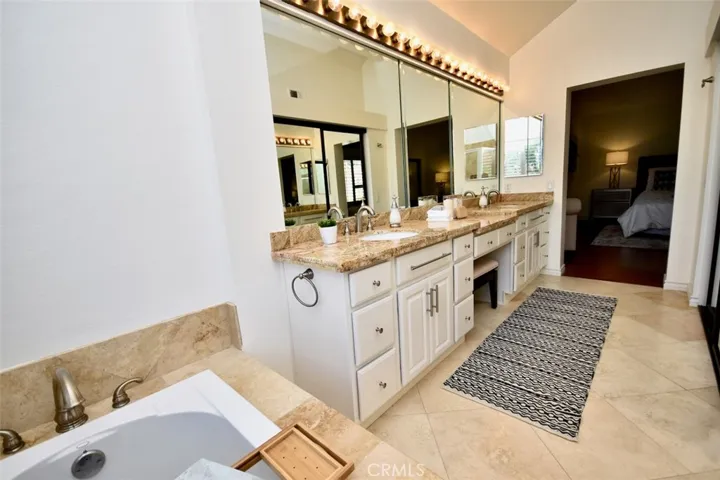 Retreat to the Master Spa Soaking Tub!