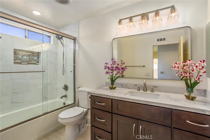 Secondary bathroom, also completely remodeled