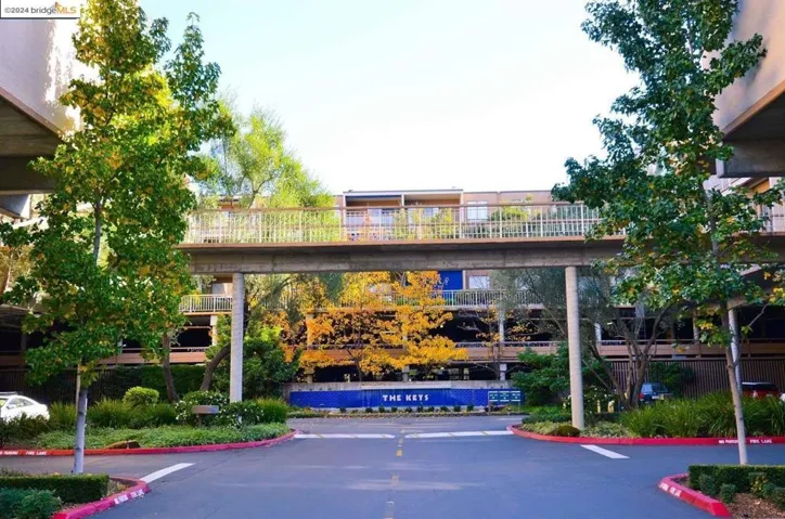 420 N Civic Dr, Walnut Creek, California 94596