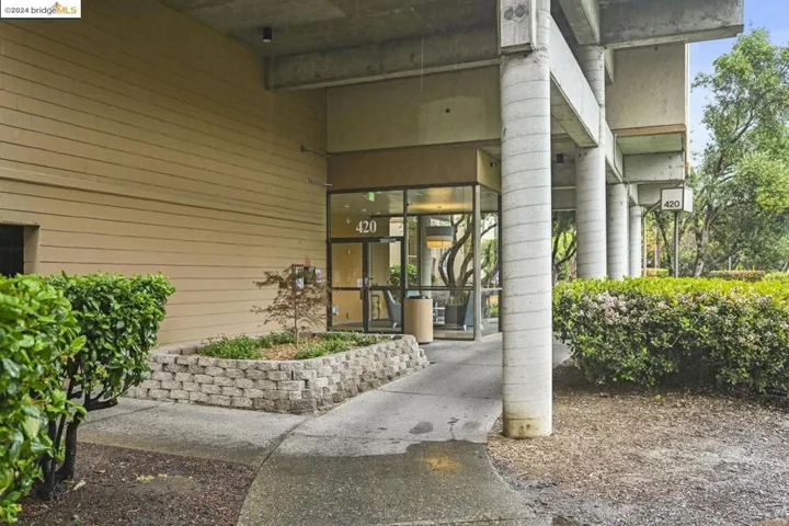 420 N Civic Dr, Walnut Creek, California 94596