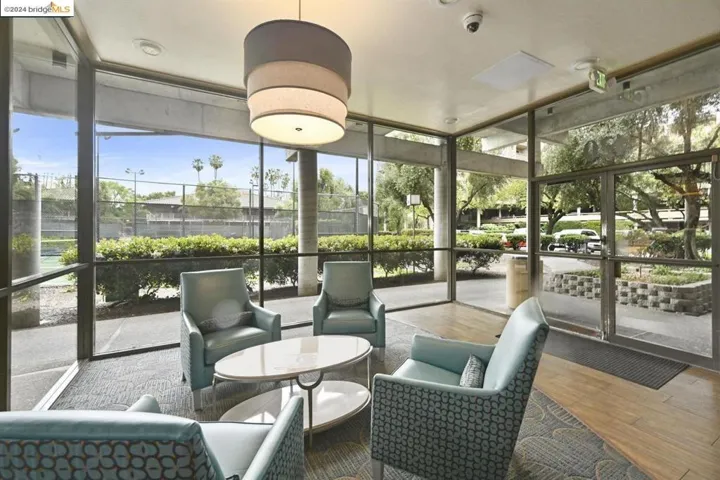 420 N Civic Dr, Walnut Creek, California 94596