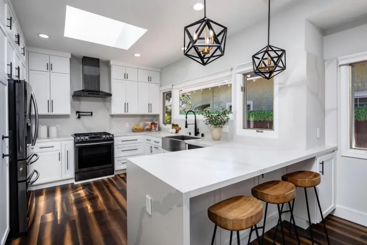 712 Waverley Street, Palo Alto, California 94301