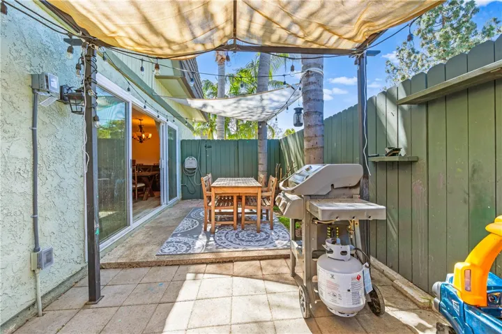 1632 Iowa A, Costa Mesa, California 92626