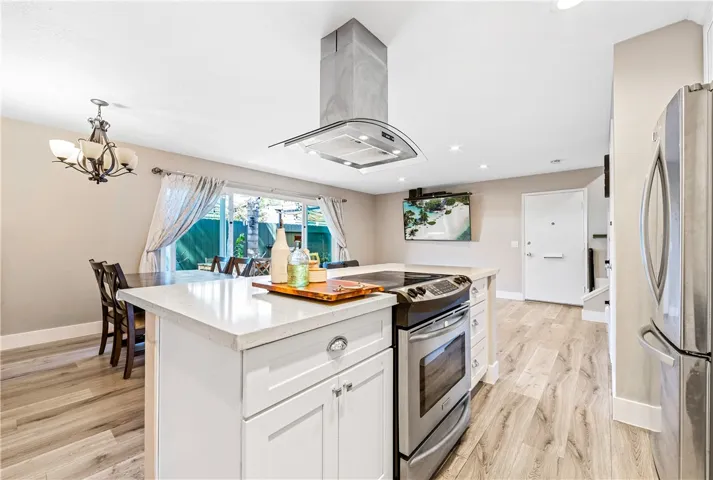 1632 Iowa A, Costa Mesa, California 92626