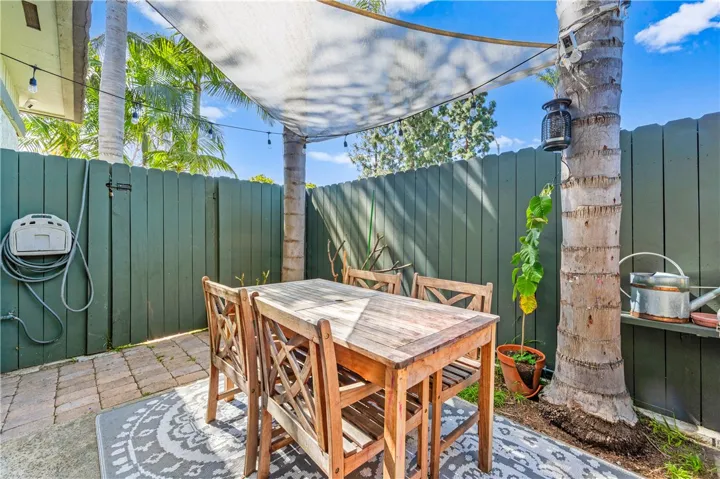 1632 Iowa A, Costa Mesa, California 92626