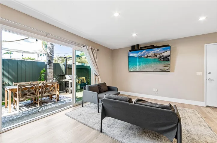 1632 Iowa A, Costa Mesa, California 92626