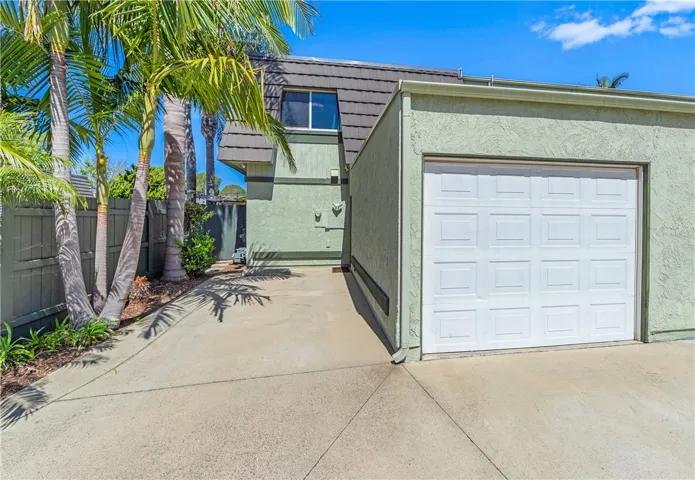 1632 Iowa A, Costa Mesa, California 92626