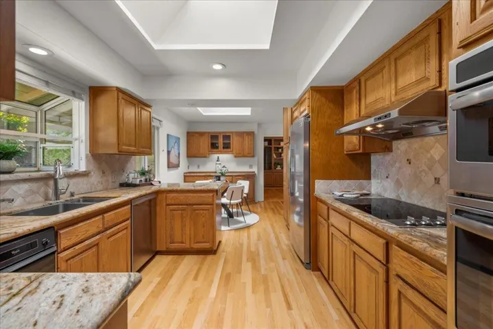 19744 Charters Avenue, Saratoga, California 95070