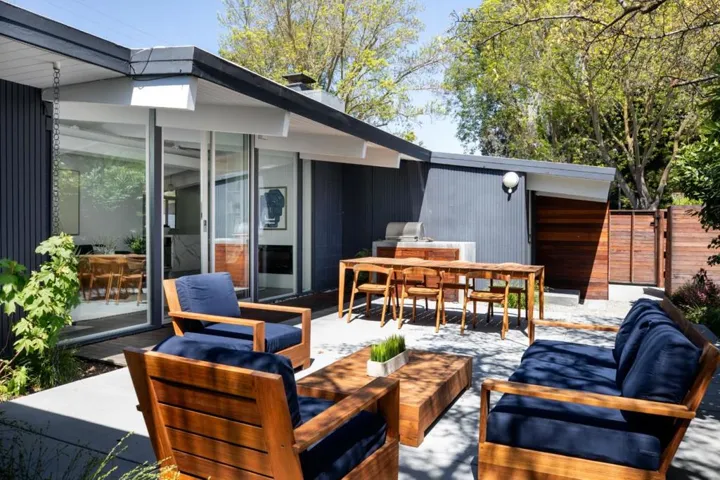 2104 Edgewood Drive, Palo Alto, California 94303