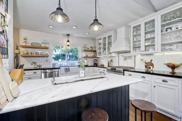 2708 York Road, Carlsbad, California 92010