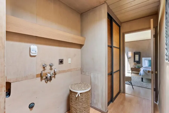 900 Elsinore Drive, Palo Alto, California 94303
