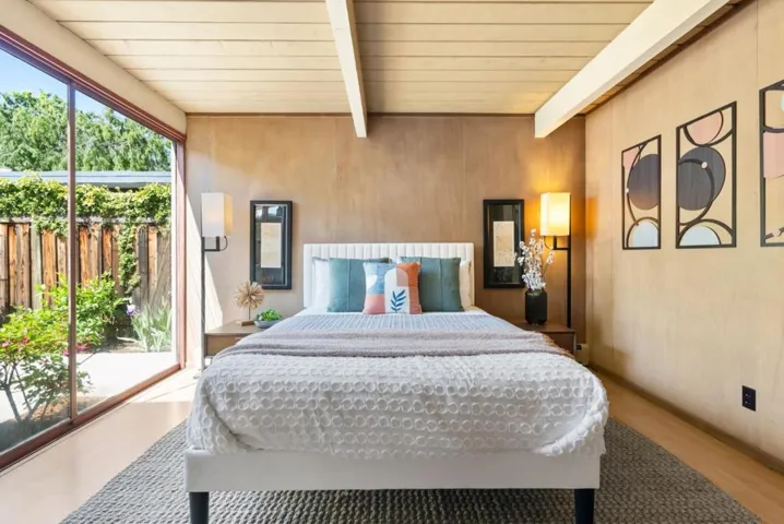 900 Elsinore Drive, Palo Alto, California 94303