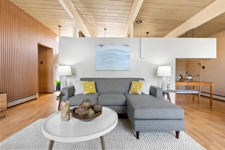 900 Elsinore Drive, Palo Alto, California 94303