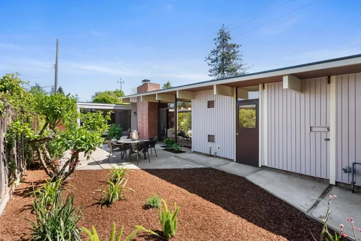 900 Elsinore Drive, Palo Alto, California 94303
