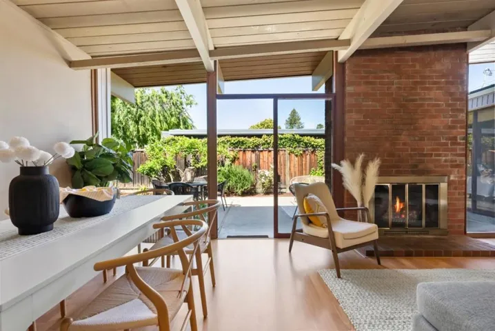 900 Elsinore Drive, Palo Alto, California 94303