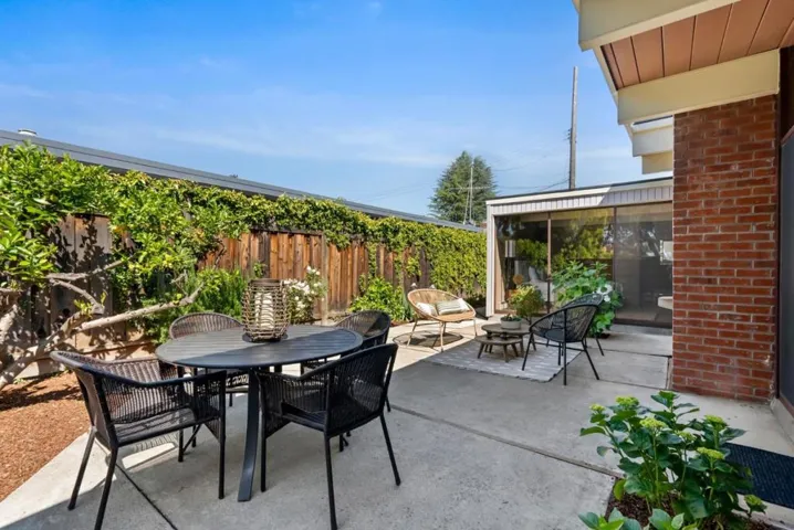 900 Elsinore Drive, Palo Alto, California 94303