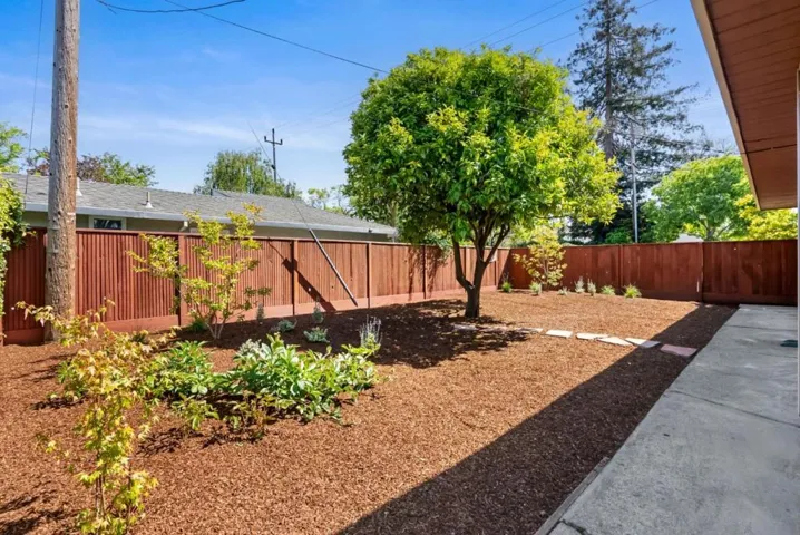 900 Elsinore Drive, Palo Alto, California 94303